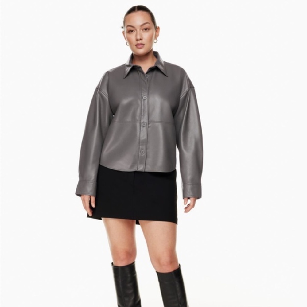 Aritzia Babaton Pelli hip Shirt Jacket Faux Vegan Leather Button Front Shacket